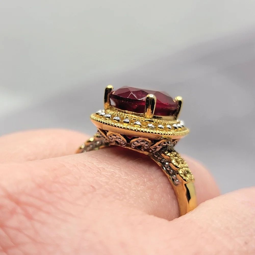 Gorgeous Vintage Ring Gold Tone Faux Ruby Size 12 ½